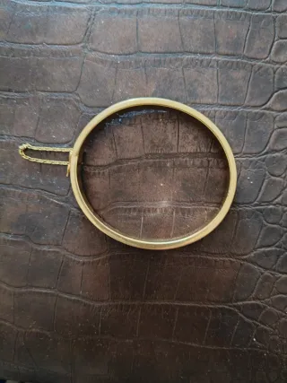 Brazalete de Oro pesa 20 g