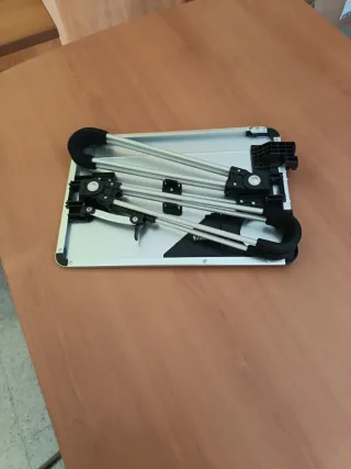 Mesa auxiliar portátil plegable