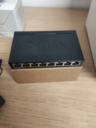 Switch Gigabit D-Link DGS-108 8 Puertos