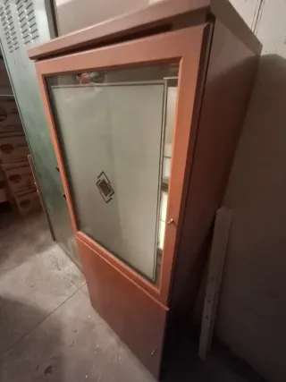 Vitrina de salón madera y cristal