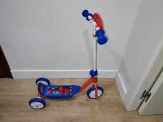 Patinete Spiderman 3 ruedas niño