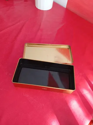 Caja metálica El Almendro turrón antigua