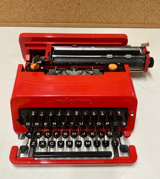 Máquina de escribir Olivetti Valentine Roja