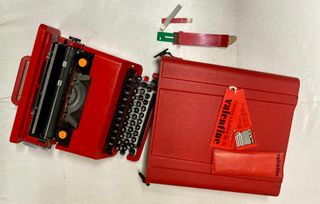 Máquina de escribir Olivetti Valentine Roja