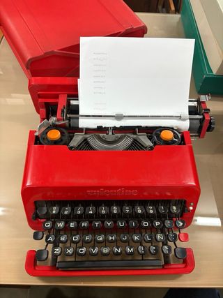 Máquina de escribir Olivetti Valentine Roja