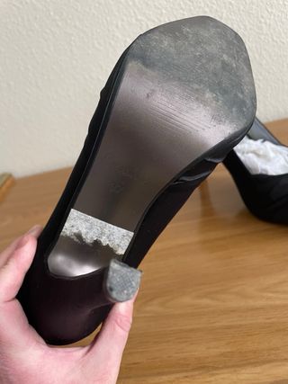 Zapatos de tacón negros peep toe