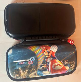 Nintendo Switch completa + custodia Mario Kart