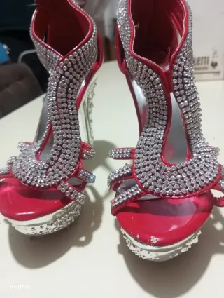 Sandalias FAMA Rojas con Brillantes