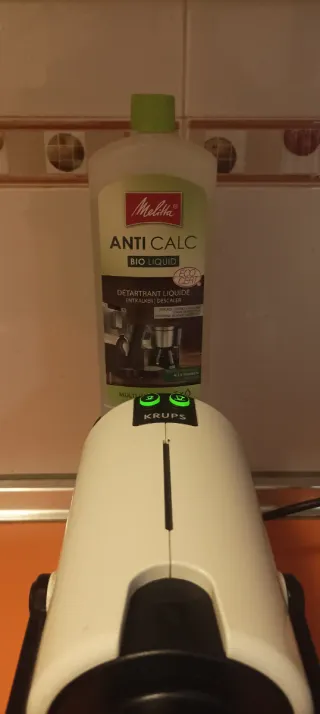 Cafetera Nespresso Krups Inissia c/descalcificador