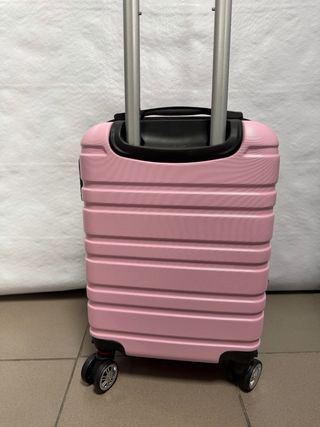 Maleta rosa con 4 ruedas desmontables