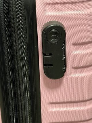 Maleta rosa con 4 ruedas desmontables