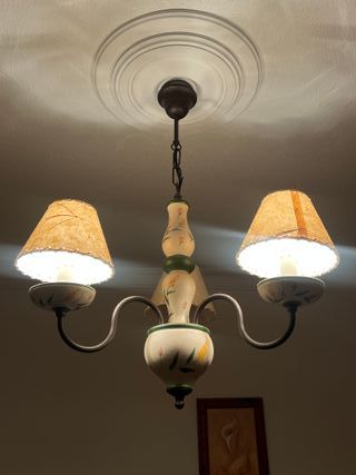 Lámparas y candelabros antiguos en muy buen estado