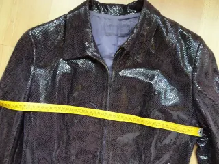 Cazadora efecto piel