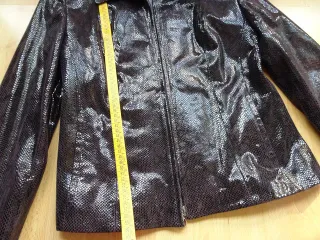 Cazadora efecto piel