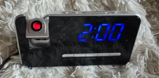 Radio Reloj Despertador Proyector