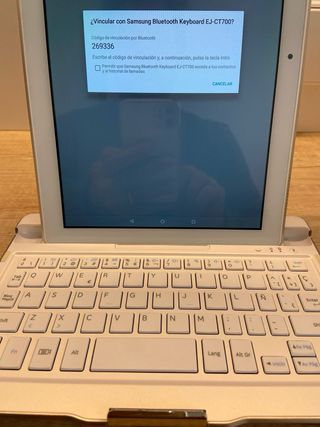 Samsung Teclado Bluetooth EJ-CT700 Blanco