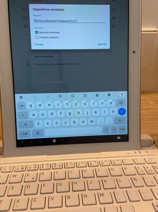 Samsung Teclado Bluetooth EJ-CT700 Blanco