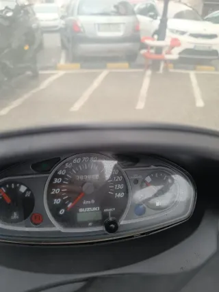 Suzuki Burgman 125 Gris