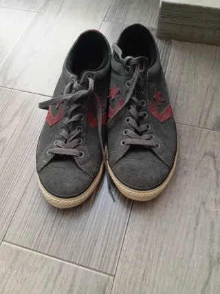 Zapatillas Converse Casual Grises y Rojas