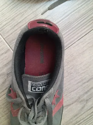 Zapatillas Converse Casual Grises y Rojas