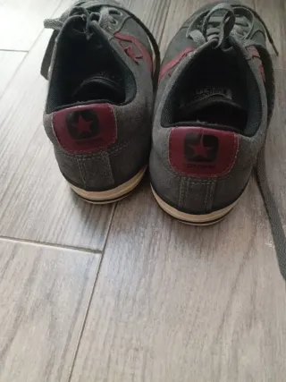 Zapatillas Converse Casual Grises y Rojas