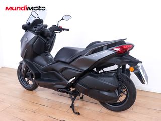 YAMAHA X-MAX 300