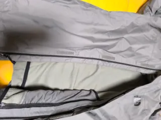 Chaqueta The North Face Hombre Gris