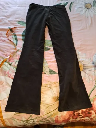 Pantalón de terciopelo acampanado