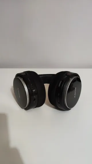 Auriculares inalámbricos Sony TMR-RF810RK