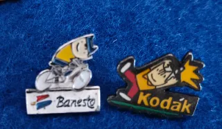 Lote de 22 pins de Kobi