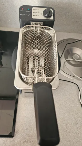 freidora  modelo Orbegozo FDR 35