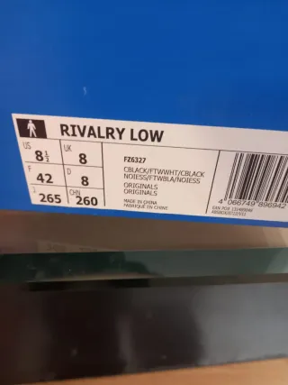 Zapatillas Adidas Negras y Blancas