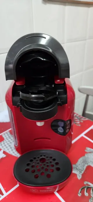 Cafetera Bosch Tassimo VIVY roja y negra IMPECABLE