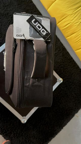 Maleta DJ UDG Gear Negra y Plateada