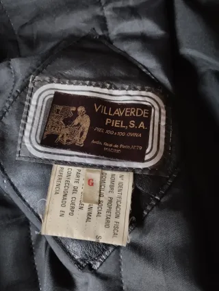 Cazadora de piel negra