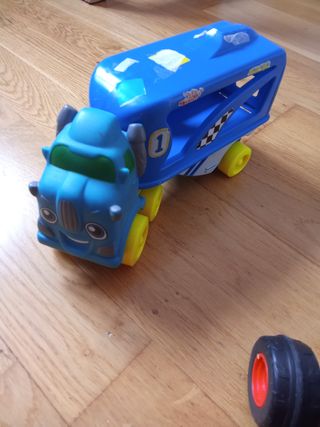 Camión coche y 2 Monster Trucks