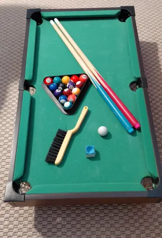 Mini mesa de billar con accesorios