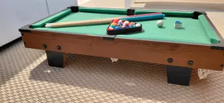 Mini mesa de billar con accesorios