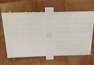 Tavolo da giardino in plastica bianca