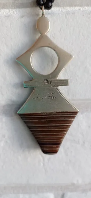 Collar tuareg de Onix con amuleto ancestral.