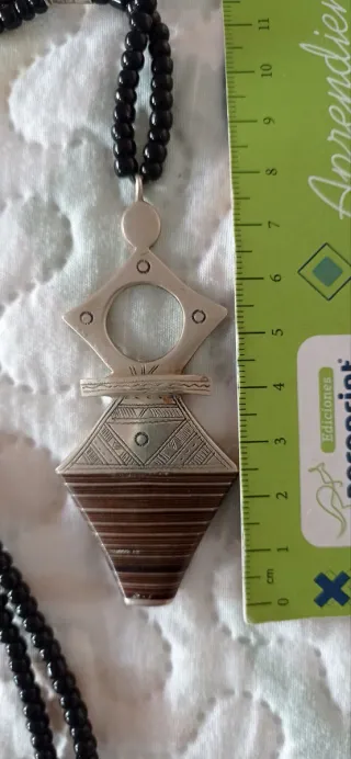 Collar tuareg de Onix con amuleto ancestral.