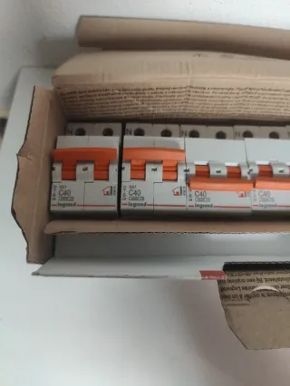 Caja 5 Magnetotérmicos Legrand RX3 C40