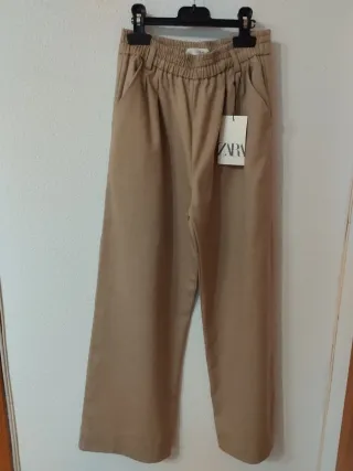 Pantalones Zara Beige con etiqueta