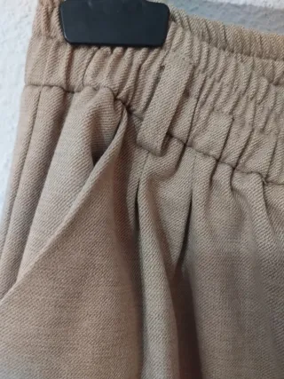 Pantalones Zara Beige con etiqueta