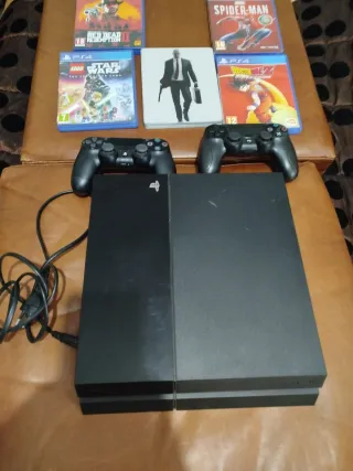 PS4 500GB c/ 2 Mandos