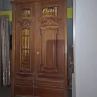 Puerta entrada madera maciza castellana