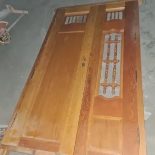 Puerta entrada madera maciza castellana