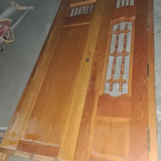 Puerta entrada madera maciza castellana