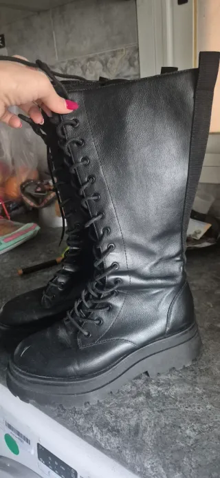 Botas altas Stradivarius negras