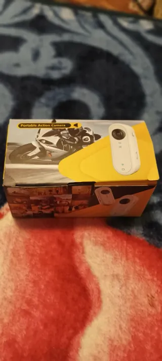 Cámara de acción con accesorios